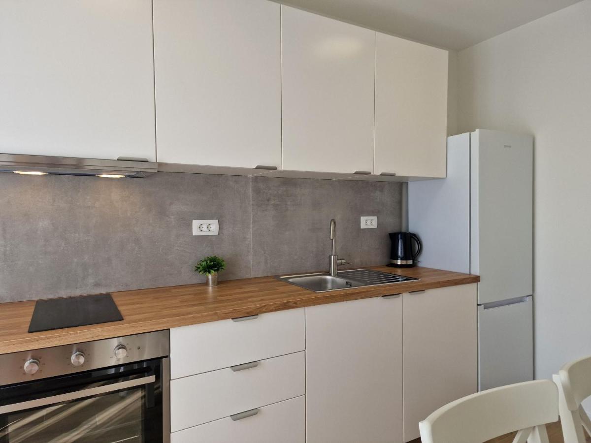 Apartments Miamare Примоштен Экстерьер фото